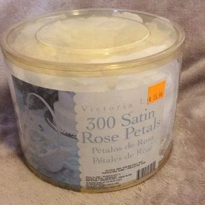 300 Satin Rose Petals